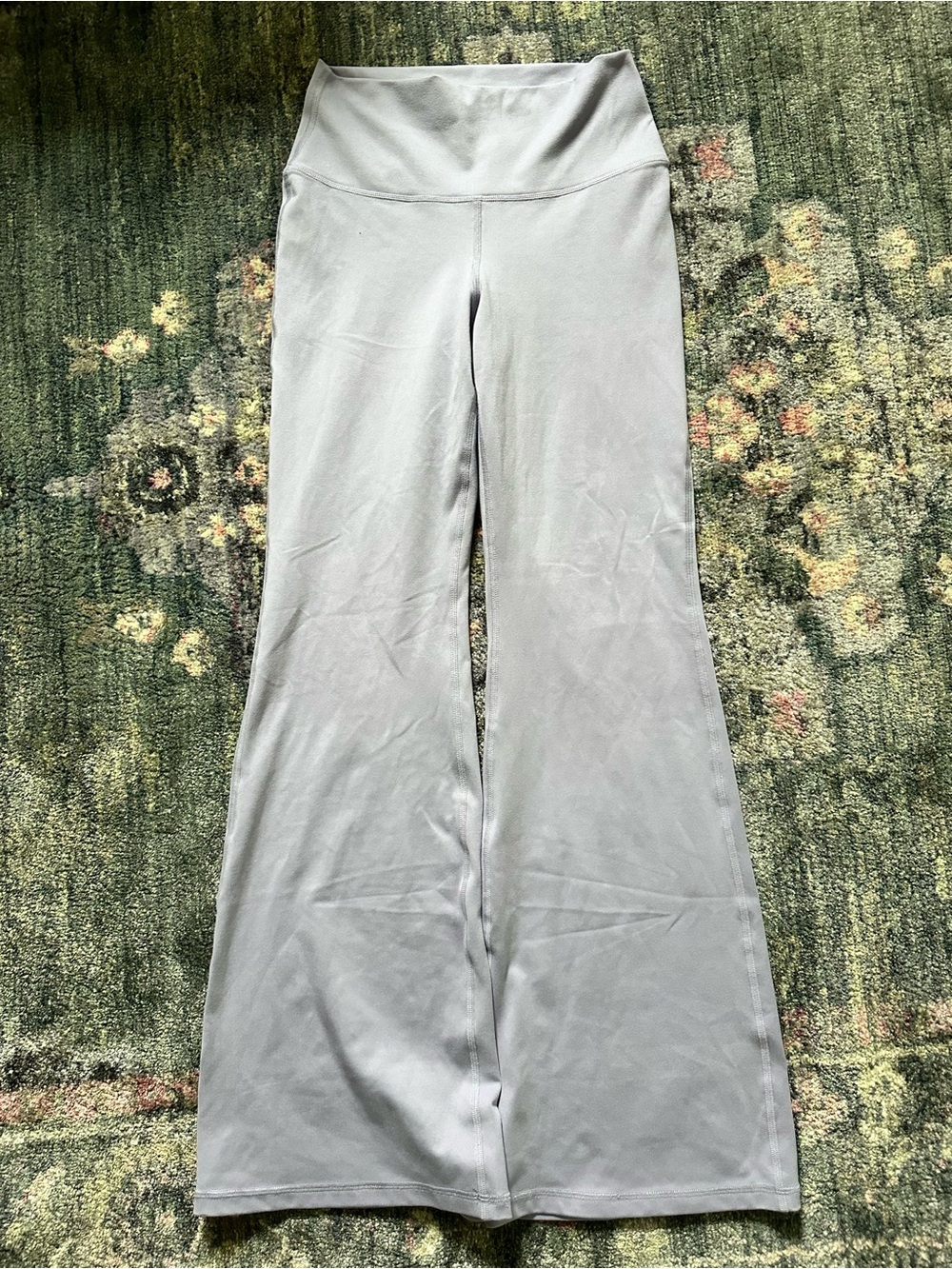 Gilly Hicks Lavender Flare High-Rise Yoga Pants Like New Medium Coquette Cute
